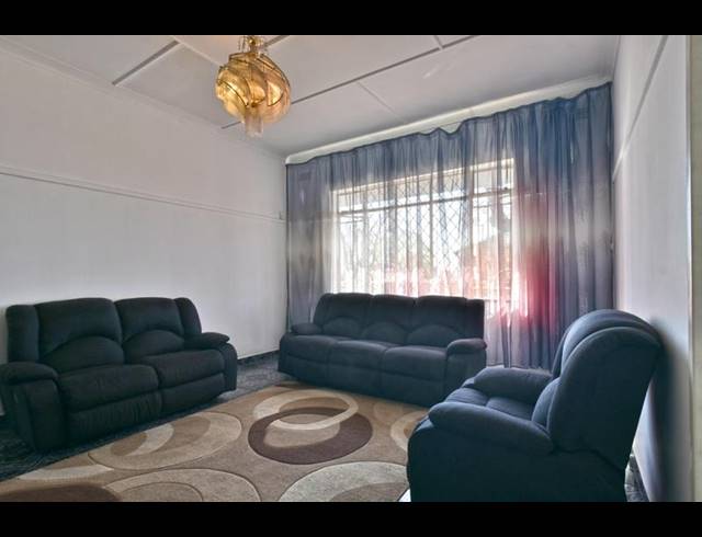 5 BEDROOM HOUSE FOR SALE IN THE HILL